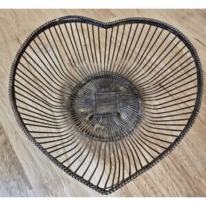 Vintage Heart Shaped Folk Art French Style Wire Basket for Eggs Fruit, Rolls